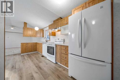 103 1 Avenue E, Bow Island, AB 