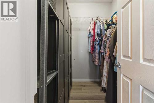 237 Windrow Crescent Sw, Airdrie, AB - Indoor With Storage