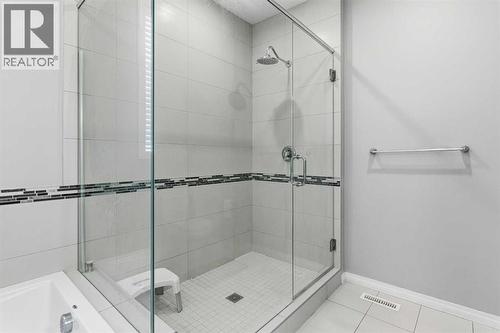 237 Windrow Crescent Sw, Airdrie, AB - Indoor Photo Showing Bathroom