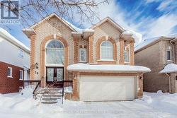 28 BROOKHURST CRESCENT  Hamilton, ON L0R 2H3