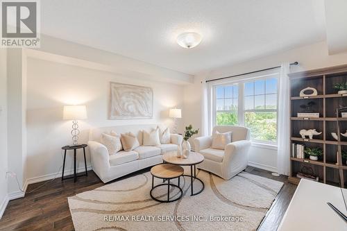 60 Soldier Street, Brampton, ON - Indoor Photo Showing Living Room