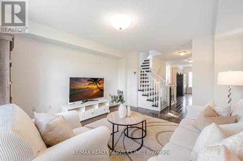 60 Soldier Street, Brampton, ON - Indoor Photo Showing Living Room