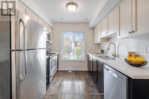 60 Soldier Street, Brampton, ON - Indoor Photo Showing Kitchen