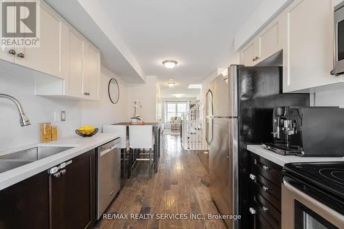 60 Soldier Street, Brampton, ON - Indoor Photo Showing Kitchen With Double Sink With Upgraded Kitchen