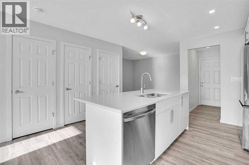 408 Windbury Link Sw, Airdrie, AB - Indoor Photo Showing Kitchen