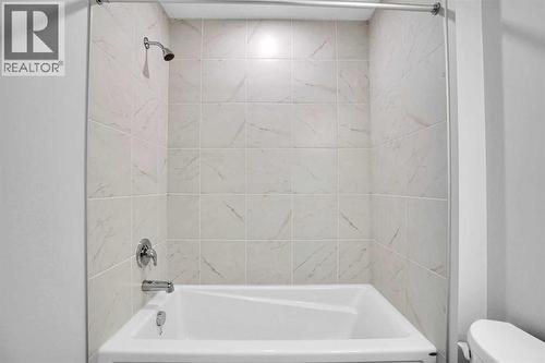 408 Windbury Link Sw, Airdrie, AB - Indoor Photo Showing Bathroom