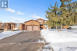 170 AMBER AVENUE  Oshawa, ON L1J 7V5