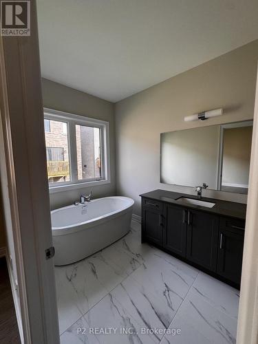 25 Periwinkle Road, Springwater, ON - Indoor Photo Showing Bathroom