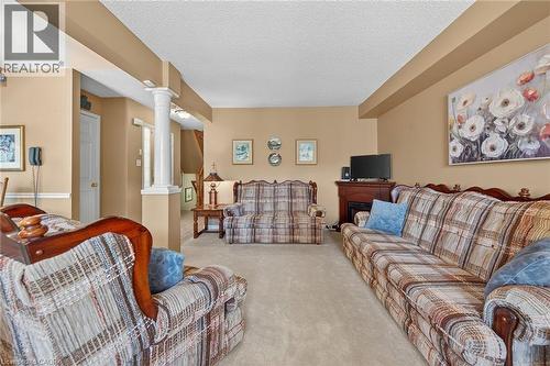 31 Elderberry Avenue, Grimsby, ON - Indoor Photo Showing Living Room