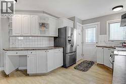 BRIGHT KITCHEN - 