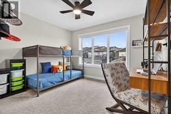 Front bedroom with large window - 