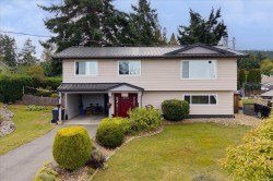 6891 Harwood Dr  Lantzville, BC V0R 2H0
