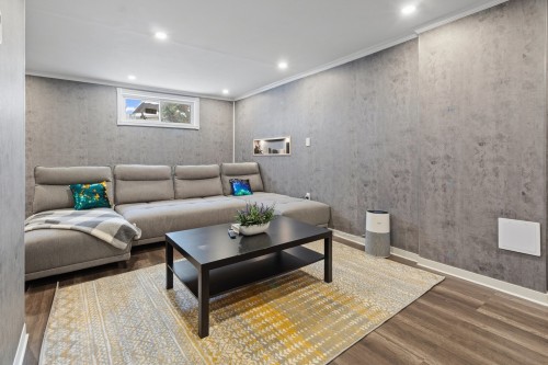 Family Room - 471 Rue Imelda, Laval (Fabreville), QC - Indoor