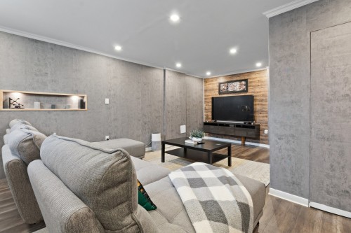 Family Room - 471 Rue Imelda, Laval (Fabreville), QC - Indoor