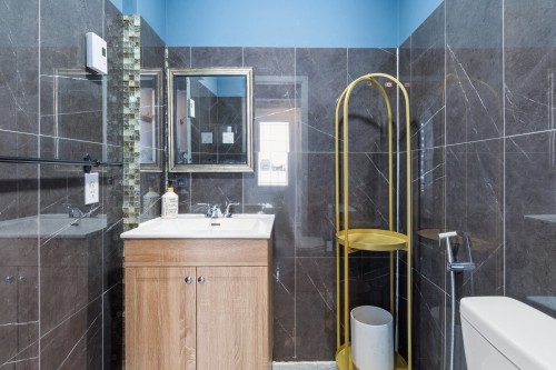 Powder room - 471 Rue Imelda, Laval (Fabreville), QC - Indoor Photo Showing Bathroom