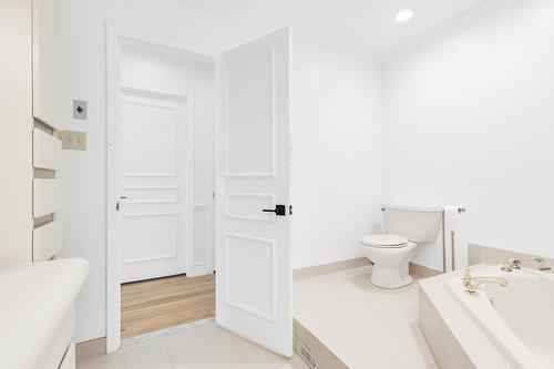 Salle de bains - 129 Rue Wilson, Dollard-Des-Ormeaux, QC - Indoor Photo Showing Bathroom