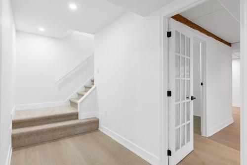 Escalier - 129 Rue Wilson, Dollard-Des-Ormeaux, QC - Indoor Photo Showing Other Room