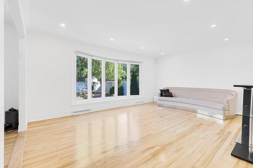 Salon - 129 Rue Wilson, Dollard-Des-Ormeaux, QC - Indoor Photo Showing Other Room