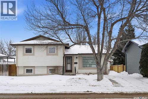 1007 Kingsmere BOULEVARD  Saskatoon, SK S7J 5A7