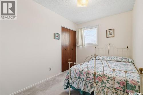 1007 Kingsmere Boulevard, Saskatoon, SK - Indoor Photo Showing Bedroom