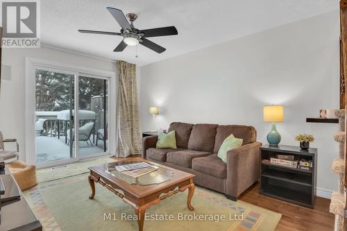 157 Municipal Street, Guelph (Dovercliffe Park/Old University), ON - Indoor Photo Showing Living Room