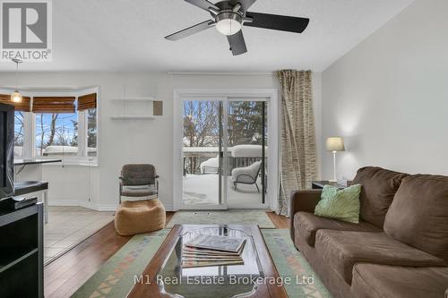 157 Municipal Street, Guelph (Dovercliffe Park/Old University), ON - Indoor Photo Showing Living Room