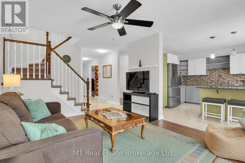 157 Municipal Street, Guelph (Dovercliffe Park/Old University), ON - Indoor Photo Showing Living Room