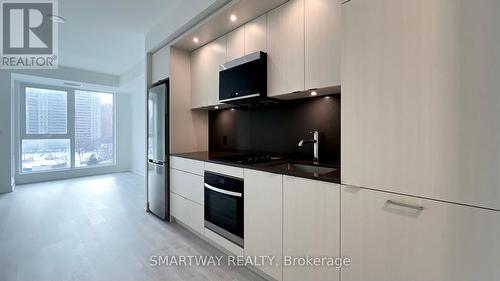 606 - 25 Cordova Avenue, Toronto, ON - Indoor Photo Showing Kitchen