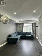 10 - 605 SHORELINE DRIVE  Mississauga, ON L5B 4K3