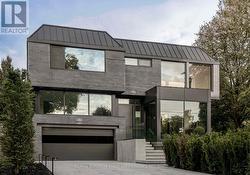 90 ESGORE DRIVE  Toronto, ON M5M 3R8