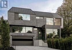 90 ESGORE DRIVE  Toronto, ON M5M 3R8