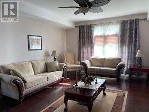237 2Nd Avenue, Hanover, ON - Indoor Photo Showing Living Room