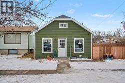 215 5 Avenue SE  Three Hills, AB T0M 2A0