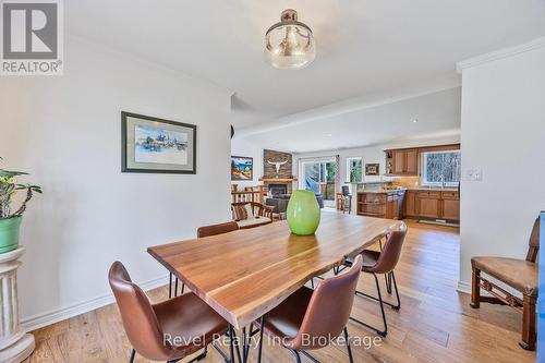 89 Trout Lane, Tiny, ON - Indoor Photo Showing Dining Room
