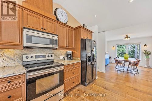 89 Trout Lane, Tiny, ON - Indoor Photo Showing Kitchen