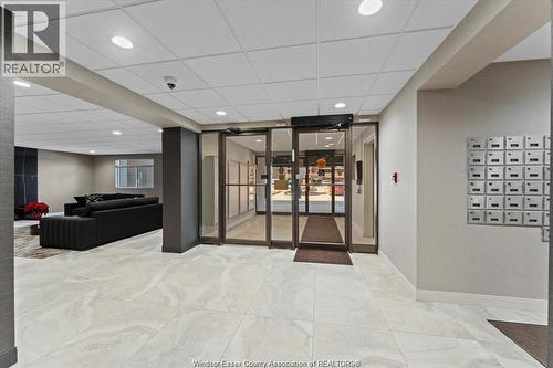 9099 Riverside Drive East Unit# E1017, Windsor, ON - Indoor Photo Showing Other Room