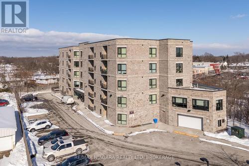 209 - 379 SCOTT STREET  St. Catharines (Vine/Linwell), ON L2M 3W2