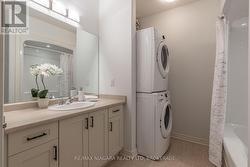 4 PCS MAIN BATHROOM W/IN SUITE LAUNDRY - 