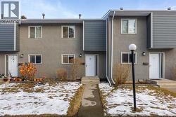 33, 219 90 Avenue SE  Calgary, AB T2J 0A3