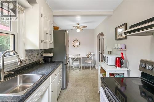 15756 Niagara Parkway, Niagara-On-The-Lake, ON - Indoor Photo Showing Kitchen