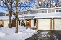 479 WOODVIEW Road Unit# 6  Burlington, ON L7N 2Z9
