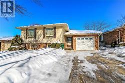 13 CHURCHILL Circle  Simcoe, ON N3Y 4Z4
