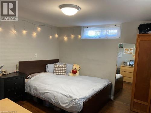 184 Arkell Street, Hamilton, ON - Indoor Photo Showing Bedroom