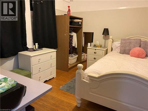 184 Arkell Street, Hamilton, ON - Indoor Photo Showing Bedroom