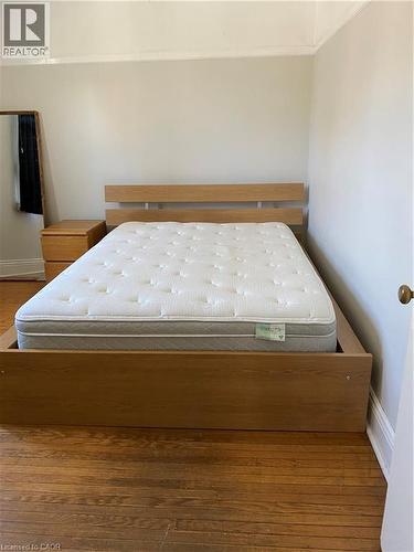 184 Arkell Street, Hamilton, ON - Indoor Photo Showing Bedroom