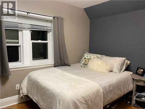 184 Arkell Street, Hamilton, ON - Indoor Photo Showing Bedroom