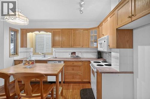 1720 11 Avenue Sw, Calgary, AB - Indoor