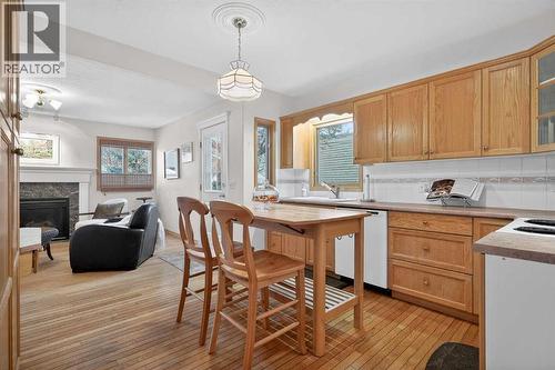 1720 11 Avenue Sw, Calgary, AB - Indoor