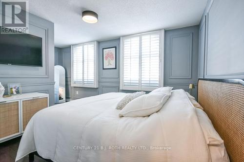 5 Claire Drive, Barrie, ON - Indoor Photo Showing Bedroom