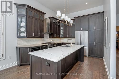 4252 Sarazen Drive, Burlington, ON - Indoor Photo Showing Kitchen With Double Sink With Upgraded Kitchen